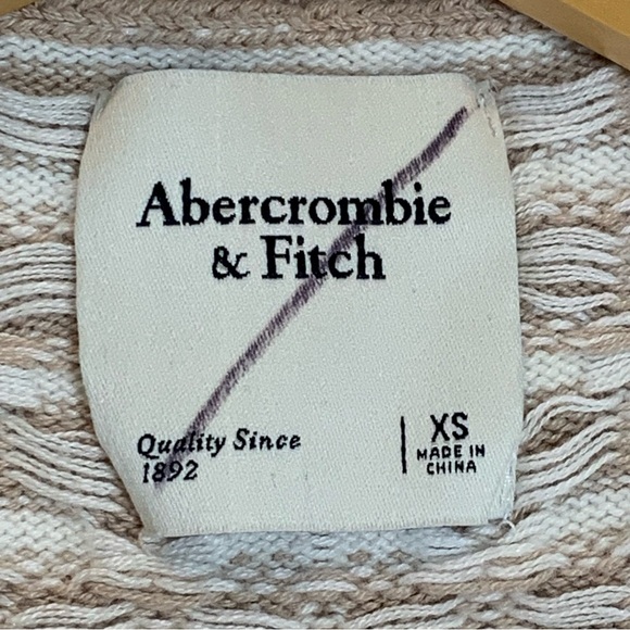 Abercrombie & Fitch Sweater Vest - Picture 4 of 6
